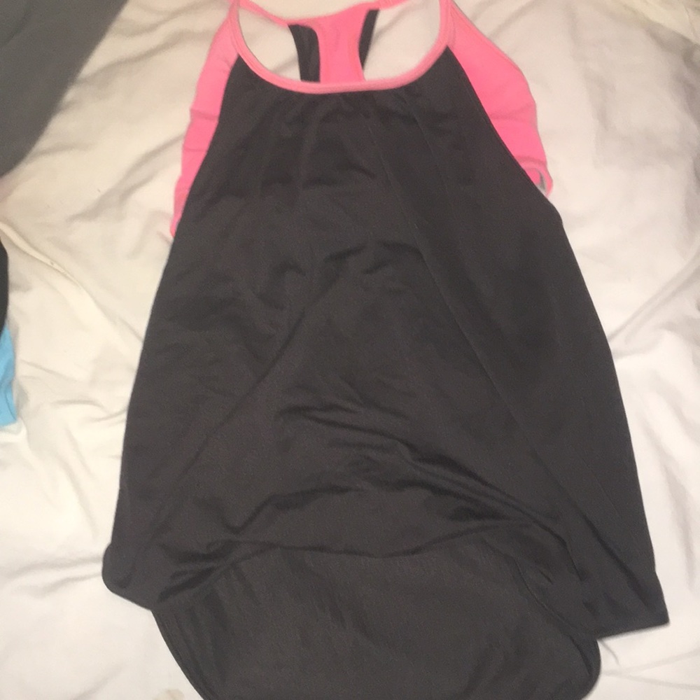 SIZE S LULULEMON BUILT IN FLOWY TANK